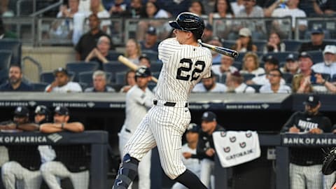 Cody Bellinger hits a tiebreaking double in the 7th inning as the Yankees beat the Astros 9-3