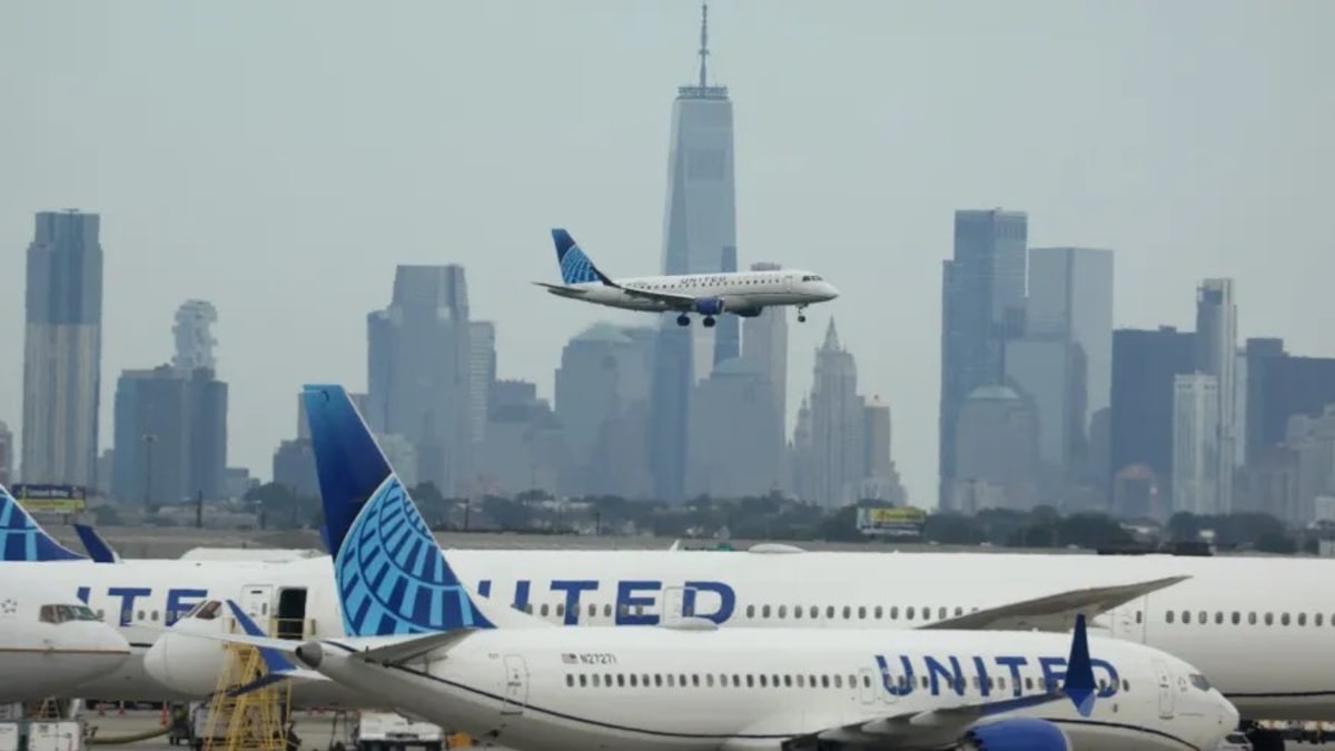 Nbc Rochester Woman says man masturbated next to her on flight from Rochester; United ...
