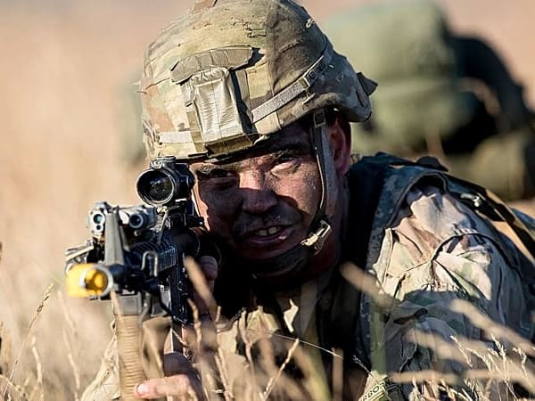 Weniger Alleingang: EU-Kommission stellt fünf gemeinsame Verteidigungsprojekte vor