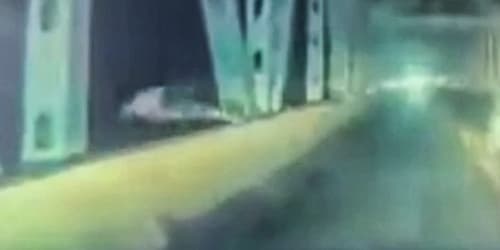 Driver fleeing police dives headfirst off Missouri bridge in getaway attempt
