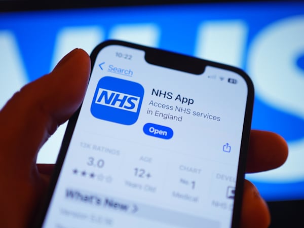 NHS to use AI on its app to direct patients to appropriate services
