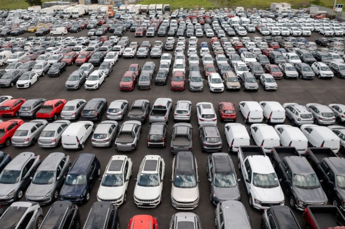 GM Just Announced a $20 Billion Buyback. Tesla Trades at 350 Times Earnings. Here's Which Auto Stock I'd Buy Today. - AOL