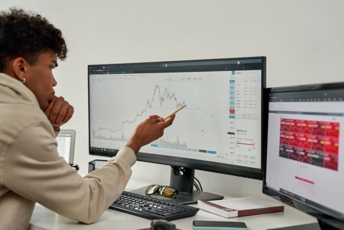 AI-Powered E-Commerce Tools Drive Q3 2024 Platform Investments | Seller Automation Opportunity