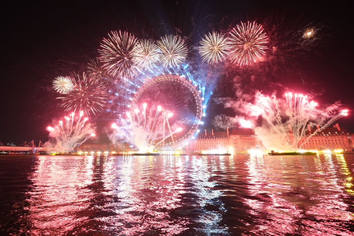 Happy New Year! UK ushers in 2026 with spectacular fireworks display in ...