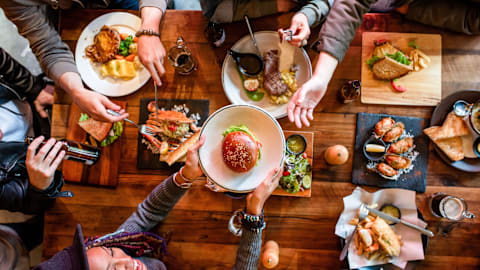 7 '80s chain restaurants that beat the odds and are still going strong