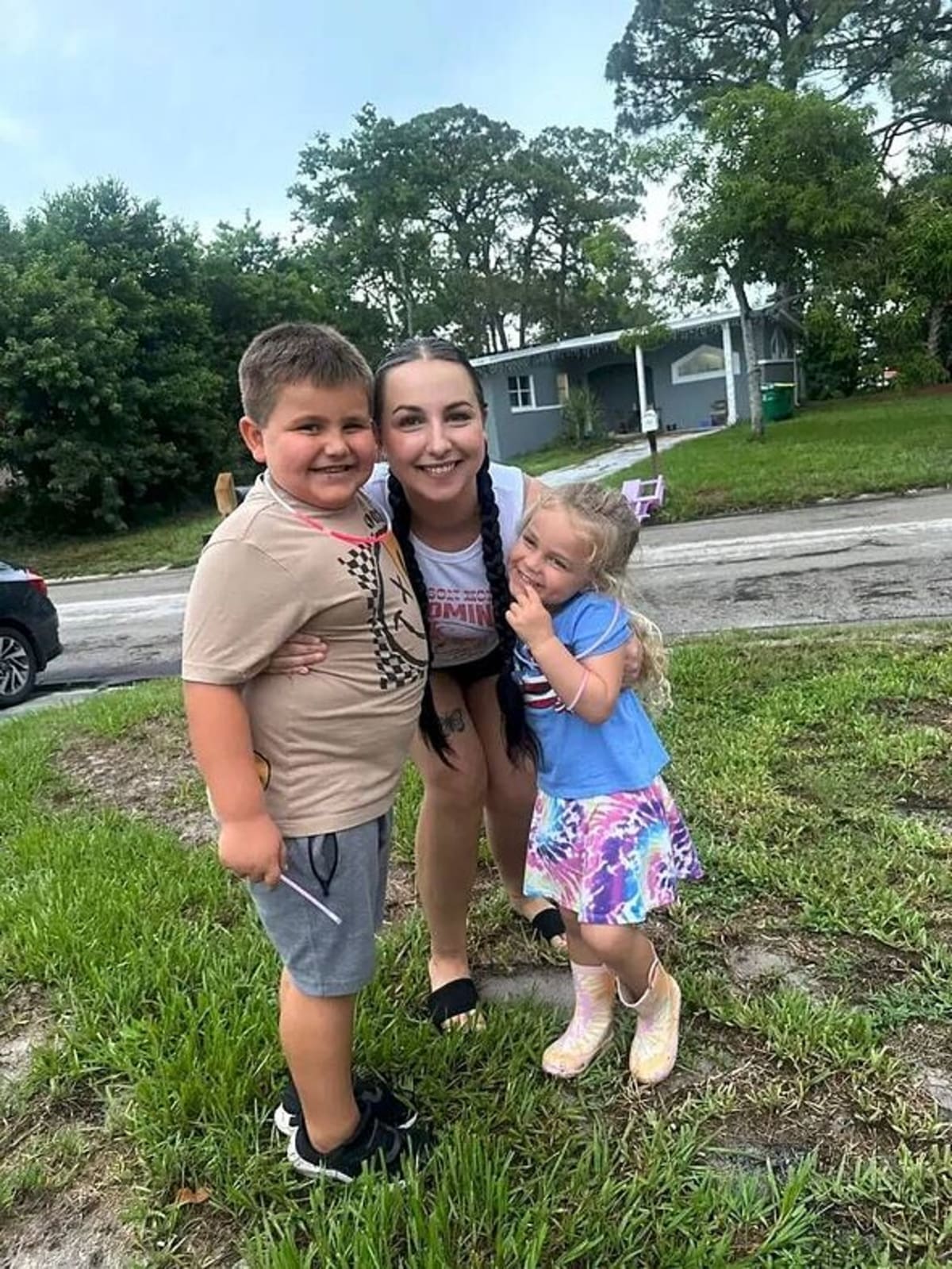 Mom finds childrens' dead bodies during custody handover with their dad