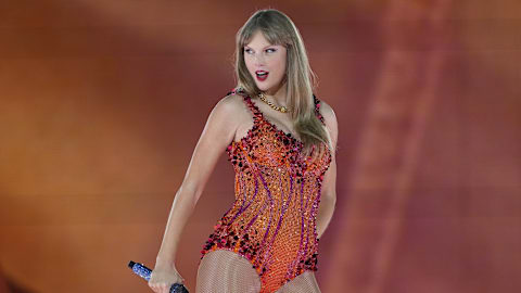Taylor Swift's engagement ring and new wedding band make their first post-wedding appearance