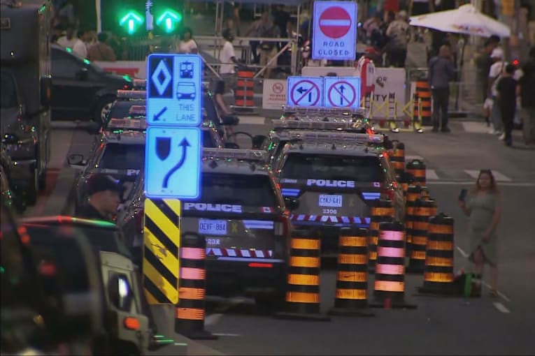 2 killed, 6 injured in shooting at Toronto festival