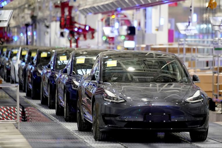 Tesla and others begin record vehicle recall in China
