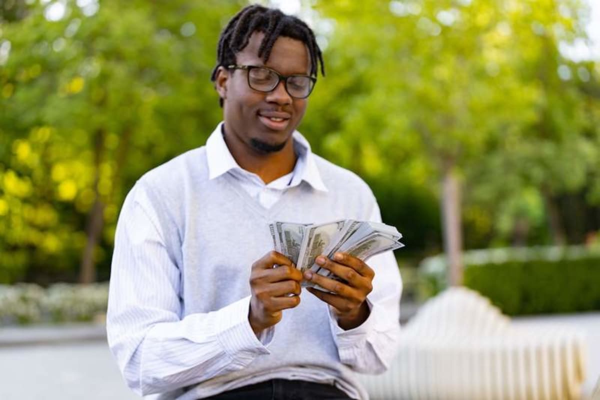 Do you have any suggestions for single people on how to get control of their money? - AOL