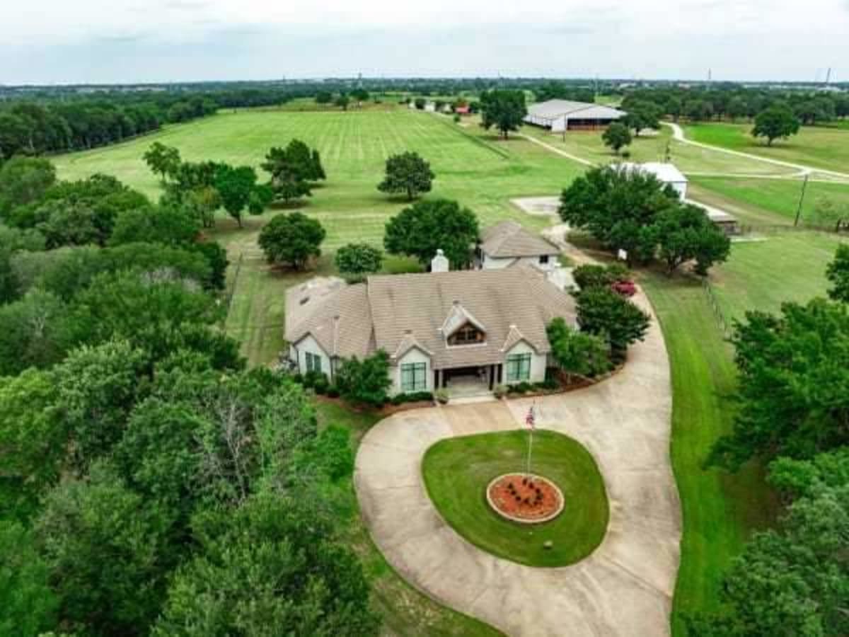 4 equestrian estates near DFW trot onto the market at $2 million and up ...