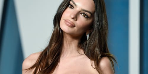 Emily Ratajkowski makes the case for the super-strappy wraparound bikini