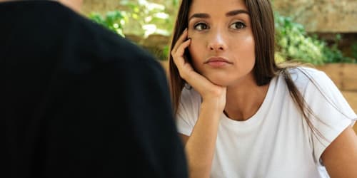This 2-word phrase some men use as a compliment tends to give women 'the ick'