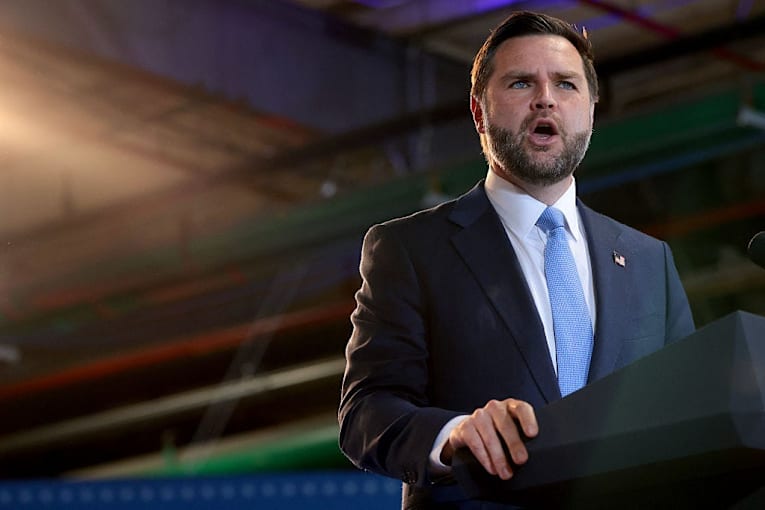 Vance calls Canada a 'state' during rally, says it was 'Freudian slip'