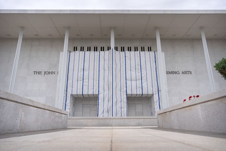 Democrat announces whistleblower allegations of construction problems at Kennedy Center