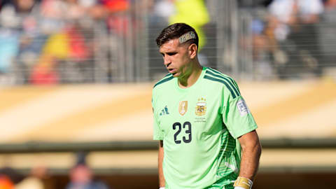 Chelsea signs Argentina's World Cup-winning goalkeeper Emiliano Martínez from Aston Villa