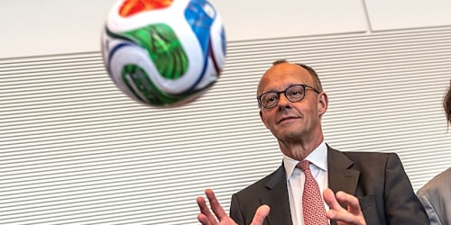 Kanzler Merz: X-Post zum WM-Aus sorgt für Verwirrung, dann folgt zweiter Post