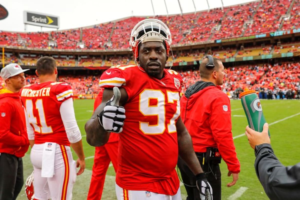Former Kansas City Chiefs star found dead by wife at just 37 - AOL