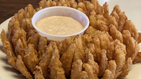 The Texas Roadhouse secret menu item that makes a normal Cactus Blossom boring by comparison
