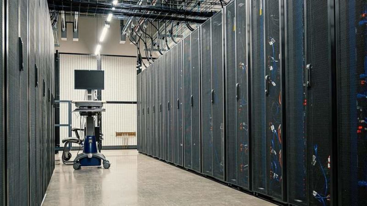 Data center developer hammering out binding agreement with city - AOL