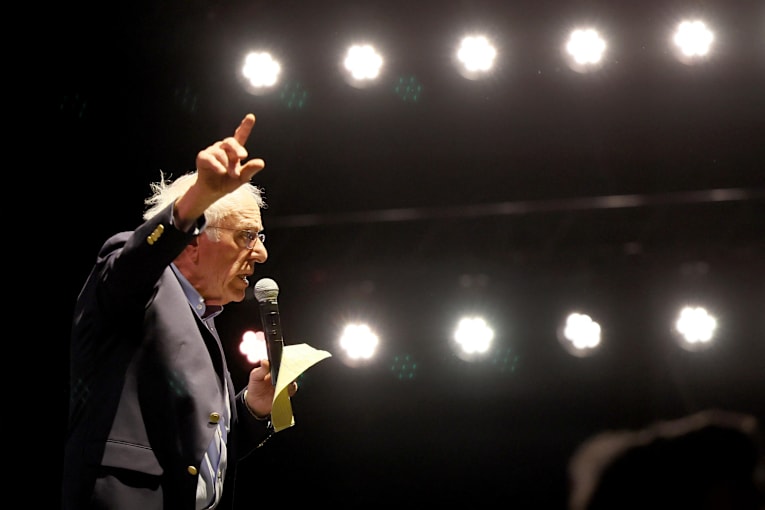 Sanders calls on Democrat leaders to ban "corrupt" super PAC donations