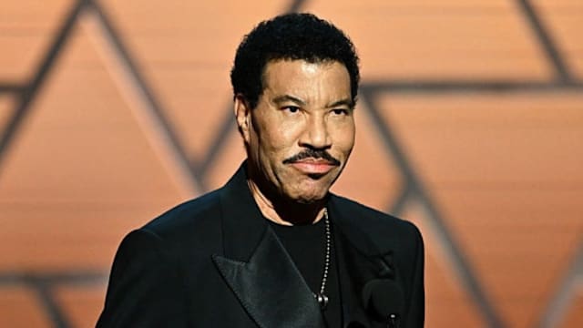 Lionel Richie Hospitalized Again, Three Tour Dates Canceled | Columbus' BIN 1230
