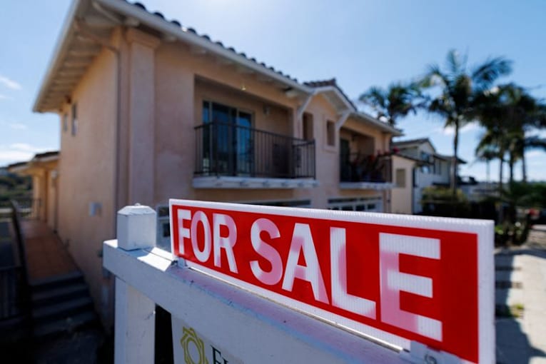 US existing home sales unexpectedly fall in June