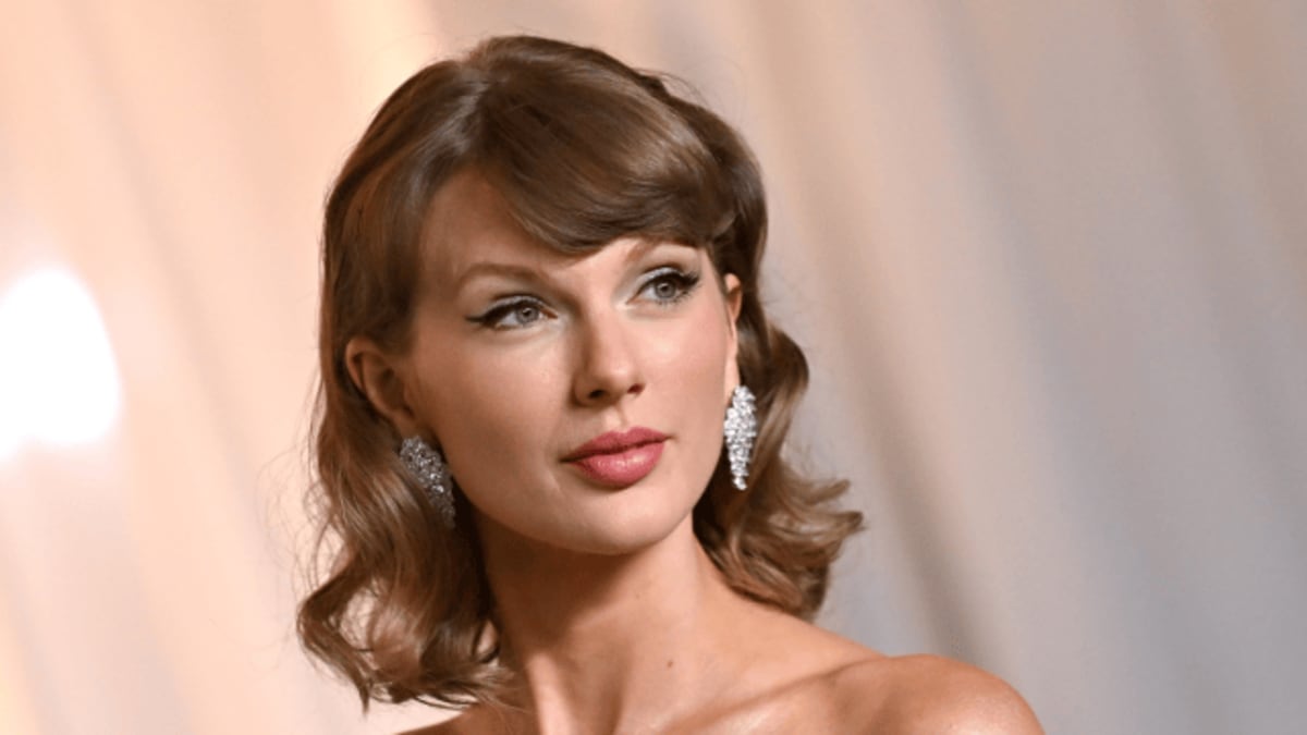 Taylor Swift Was Not Having Jason Kelce’s 7:30 a.m. Call to Travis