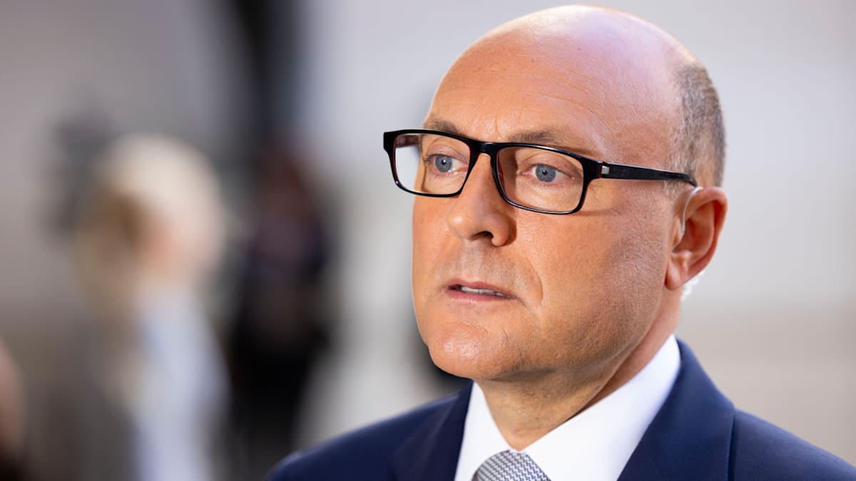 Tories unveil major deregulation plan to slash taxes and axe quangos