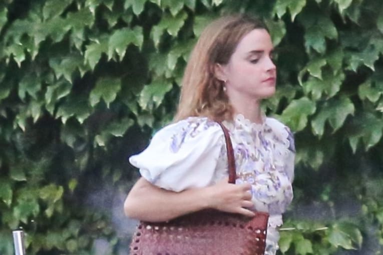 Emma Watson&rsquo;s short linen dress was perfect for a day at George Clooney&rsquo;s Lake Como villa
