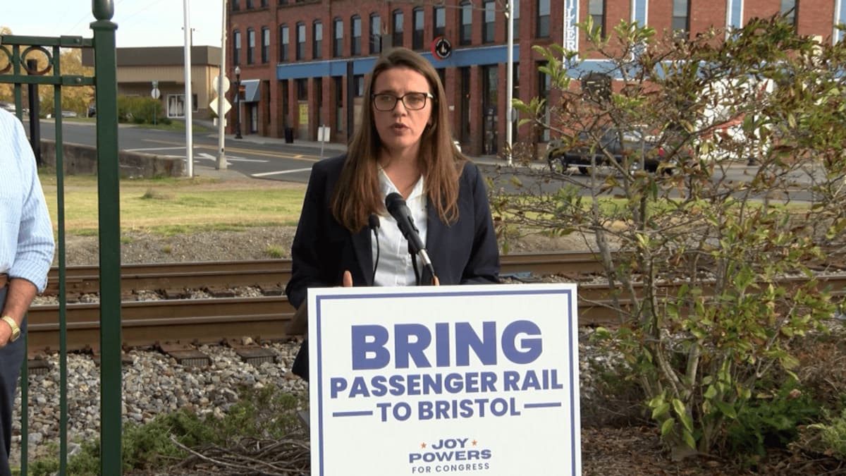 Democratic candidate Joy Powers talks passenger rail in Bristol