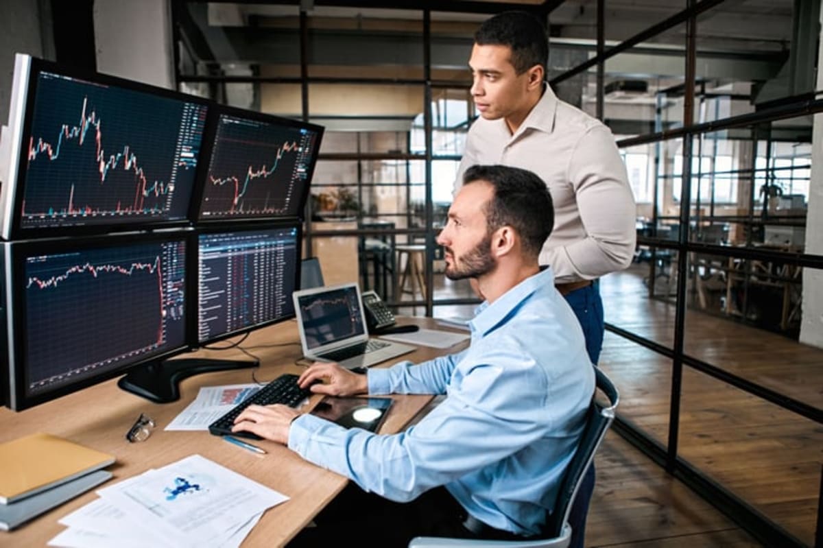 Micron Technology Stock : Is It a No - Brainer Buy at Less Than $900 ?
